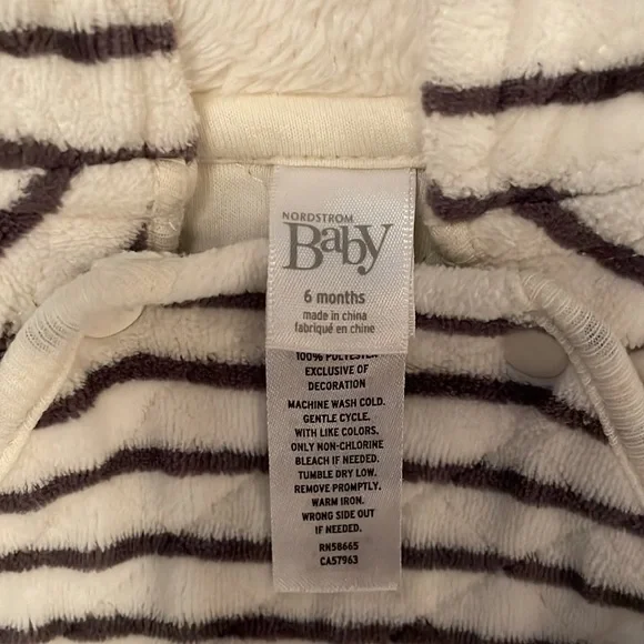 Nordstrom Baby Bunting. Size 6 mos. - Picture 3 of 4